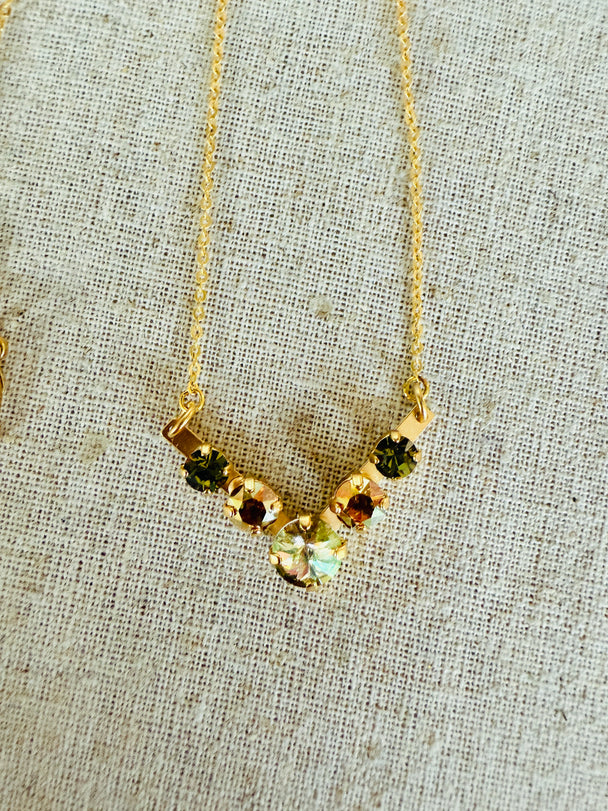 Lorena • V-Shaped Pendant Necklace